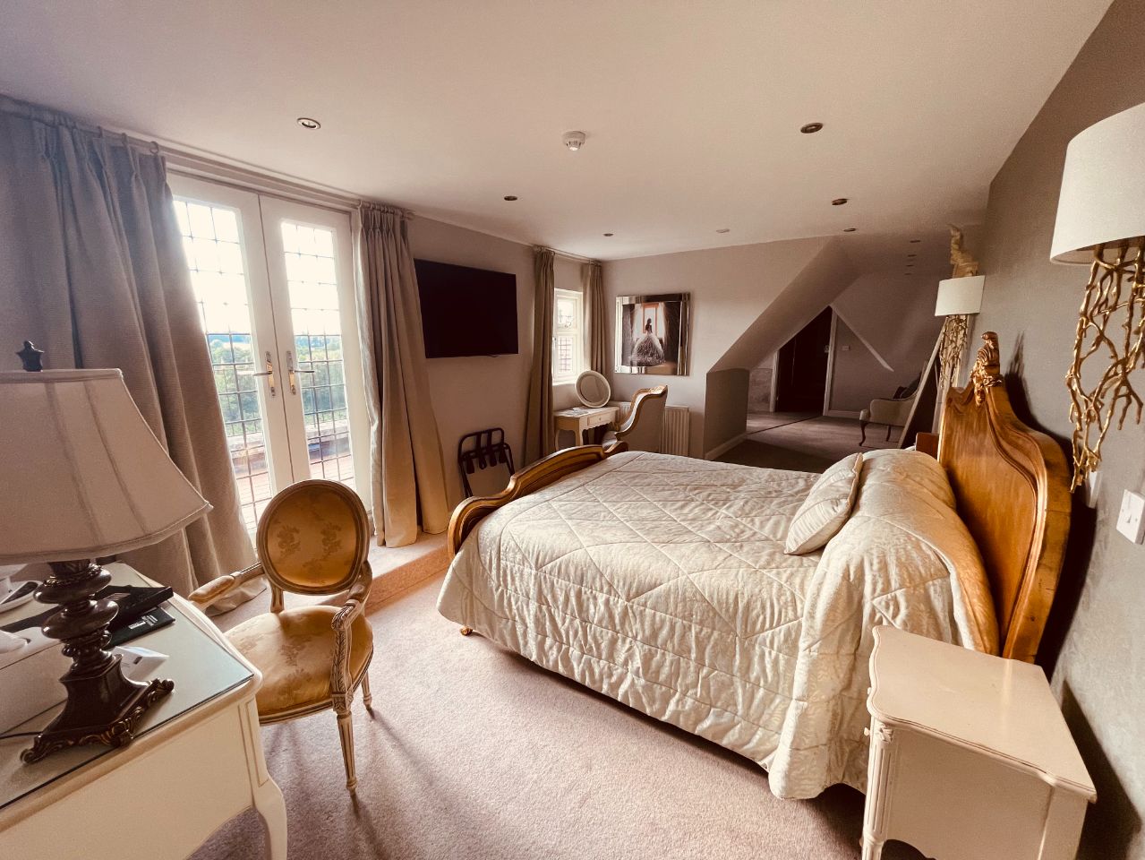 A suite at Nuthurst Grange